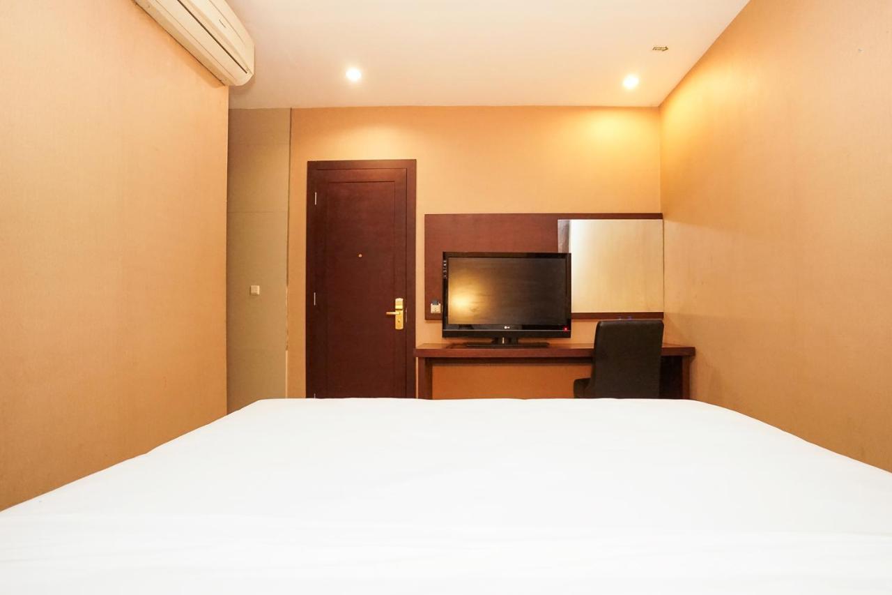 Homestay 3 Surabaya Exterior photo