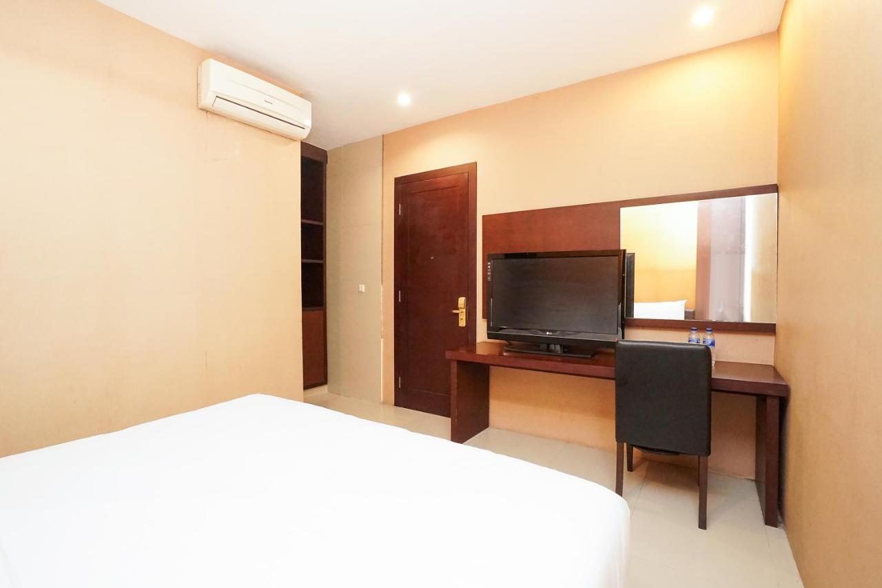 Homestay 3 Surabaya Exterior photo