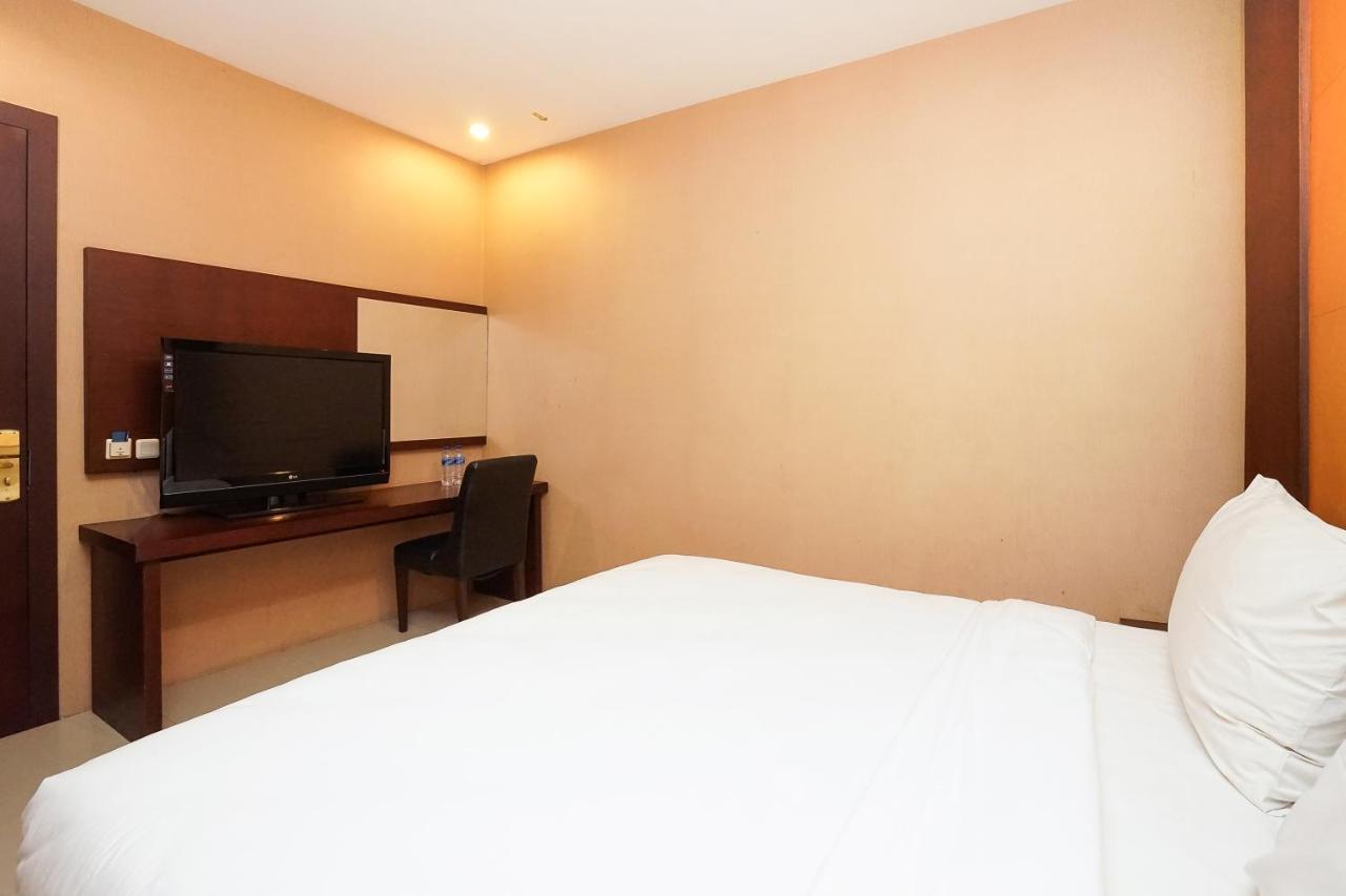 Homestay 3 Surabaya Exterior photo